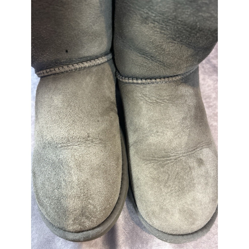 UGG Bailey Button 5803 Gray Sheepskin Suede Boots Women's Size 9 - Picture 2 of 4